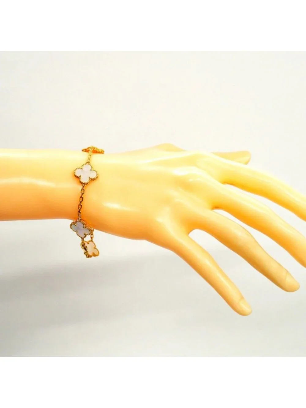 Van Cleef & Arpels Bracelet Vintage Alhambra 5 Motif 18k Yellow Gold Mother of